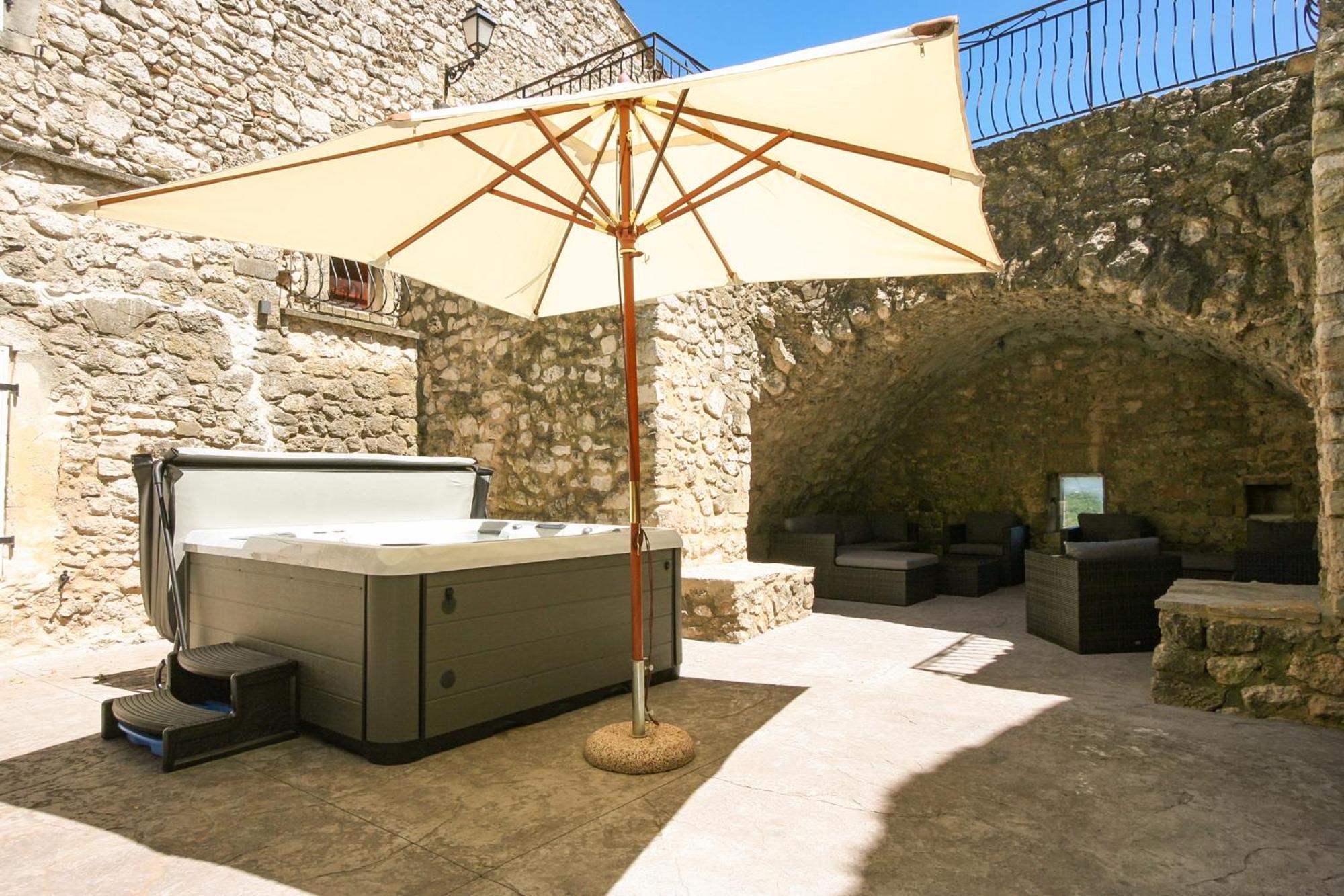 La Closerie D'Escalin Gite 12 Personnes Et Jacuzzi La Garde-Adhémar Zewnętrze zdjęcie